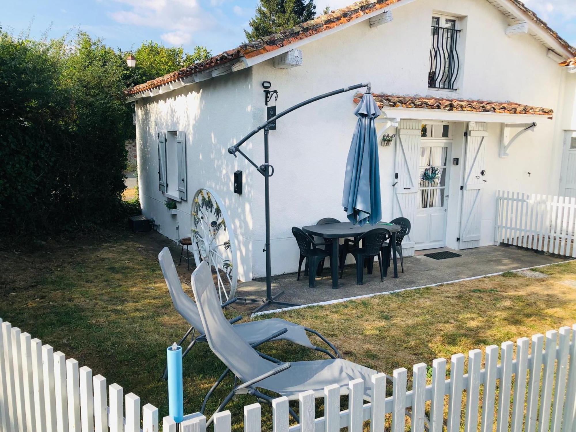 Gite Des Lavandes Oradour-Fanais Dış mekan fotoğraf